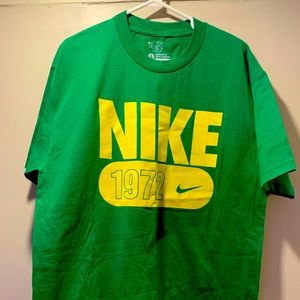 Nike 1972 Green Standard Fit